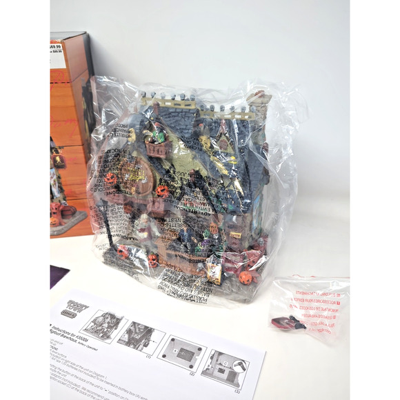 Lemax SPOOKY TOWN ~ Bigfoot Brewhaus 35006 ~ Lighted Halloween Village ~ TESTED - Picture 3 of 9